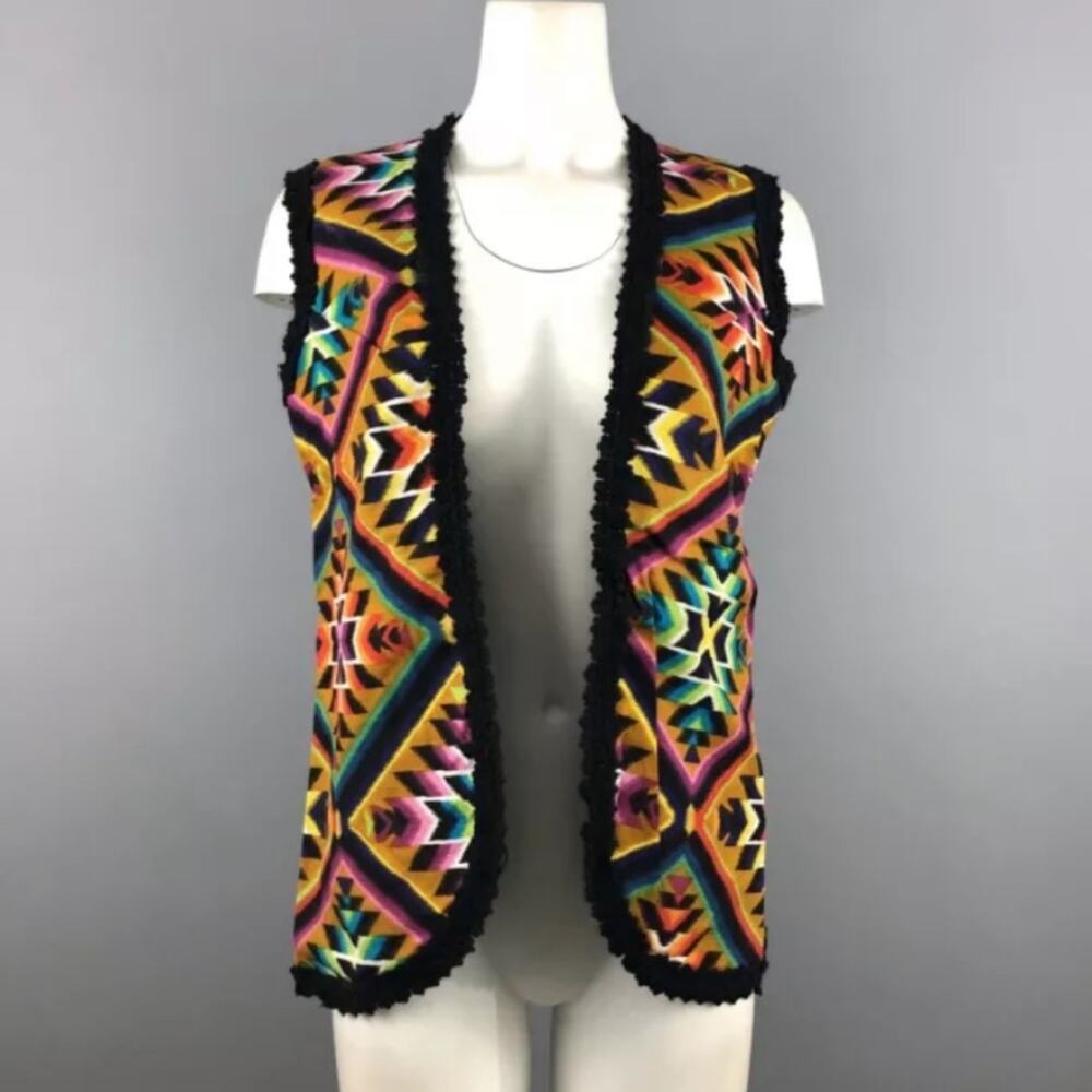 Vintage Mode O’Day Ethnic Print Vest Crochet Trim